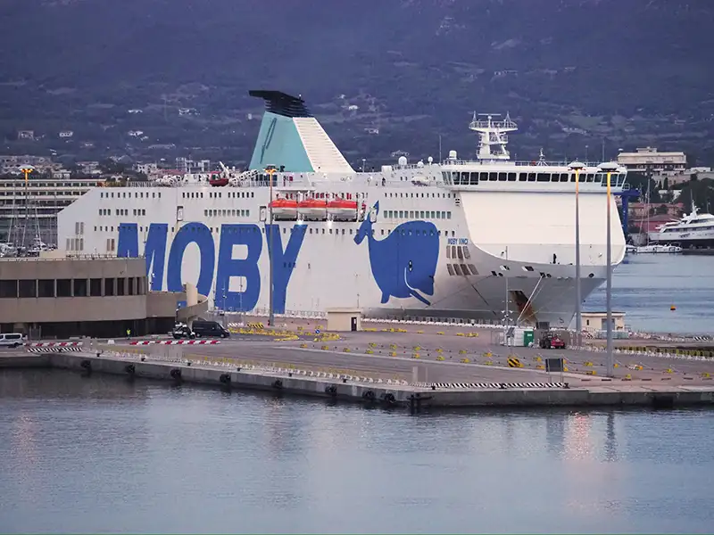 Fähre von Moby-Lines